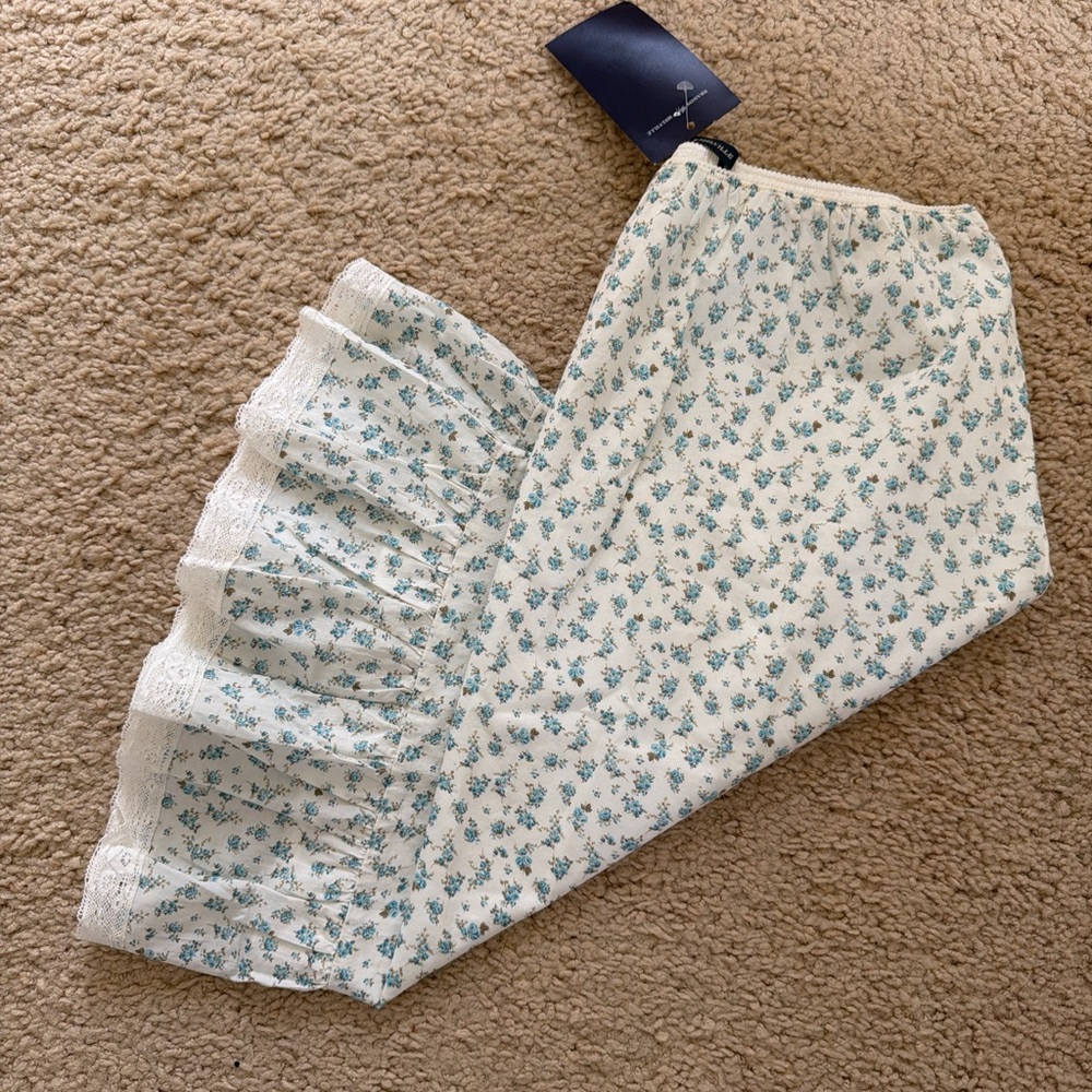 Brandy melville Justine floral lace skirt